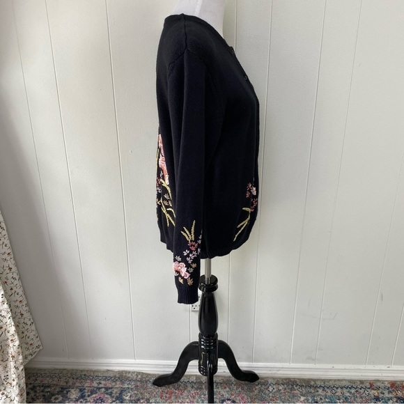 VTG Tierra International Sweater Black Embroidered Floral Knit Cardigan Size M - Picture 7 of 14